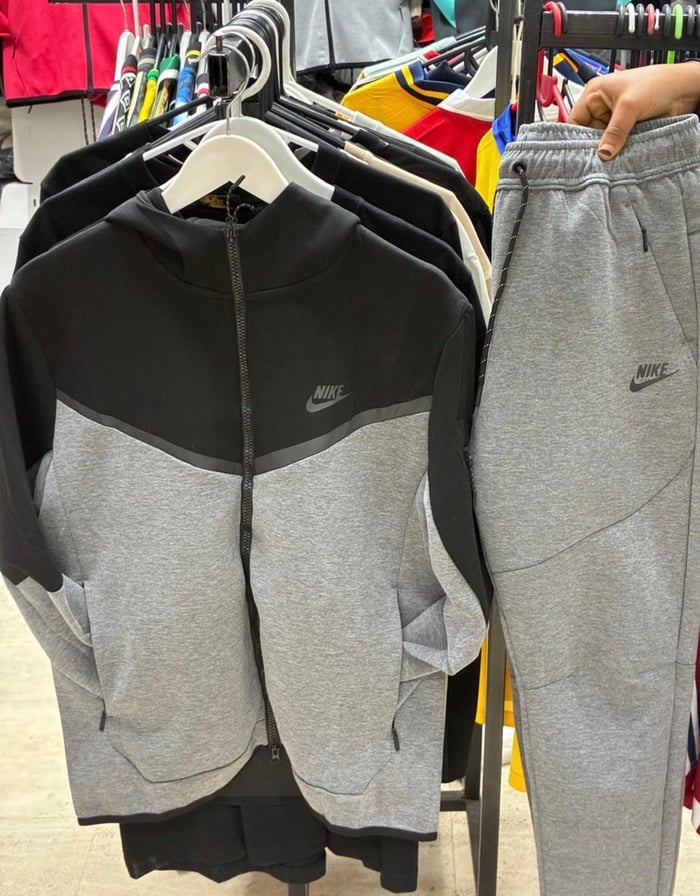 Nike Nike Sportswear Tech Fleece Full-Zip Hoodie & Joggers Set – Dark Grey Heather / Black sneakers South Africa